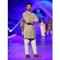 HUNAPO by Designer Munib Nawaz 